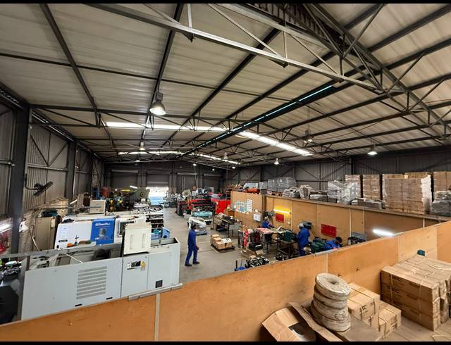 1,535M² WAREHOUSE TO LET IN SPARTAN